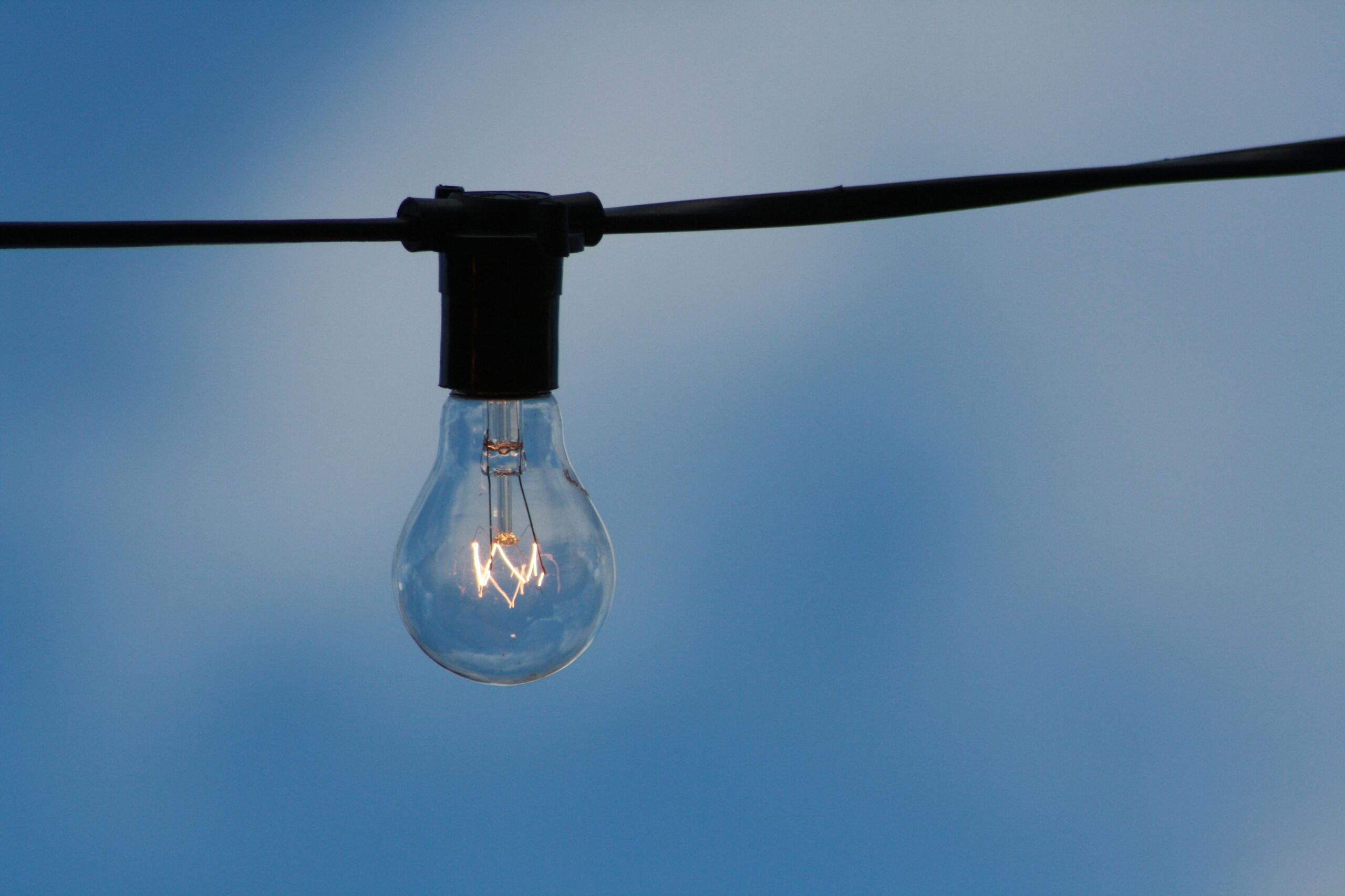 Tecnología al Servicio del Ahorro: Cómo ahorrar en la Factura de Luz